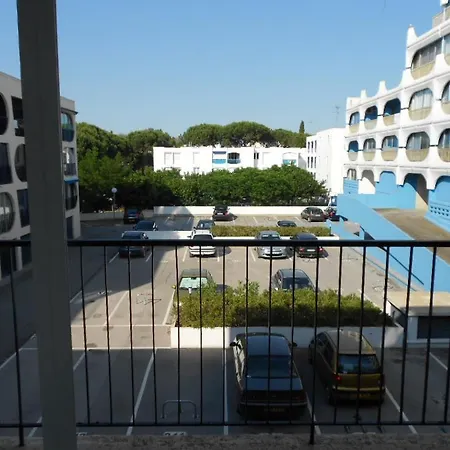 Isis Λα Γκραντ-Μοτ